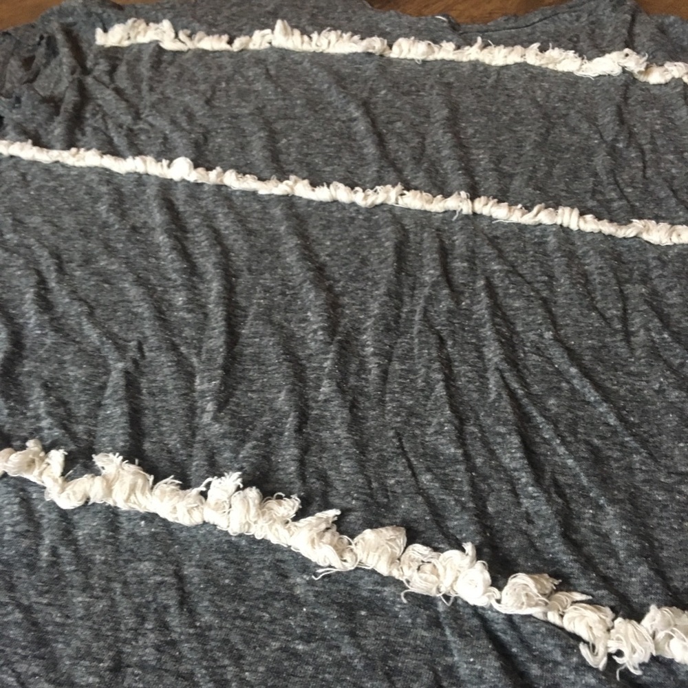 TEE - Picture 5 of 6